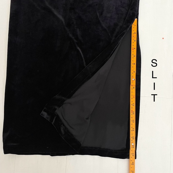 Black Velvet Evening Cocktail Dress Red Accents Spaghetti Straps Slit Women’s 12 - Picture 14 of 17